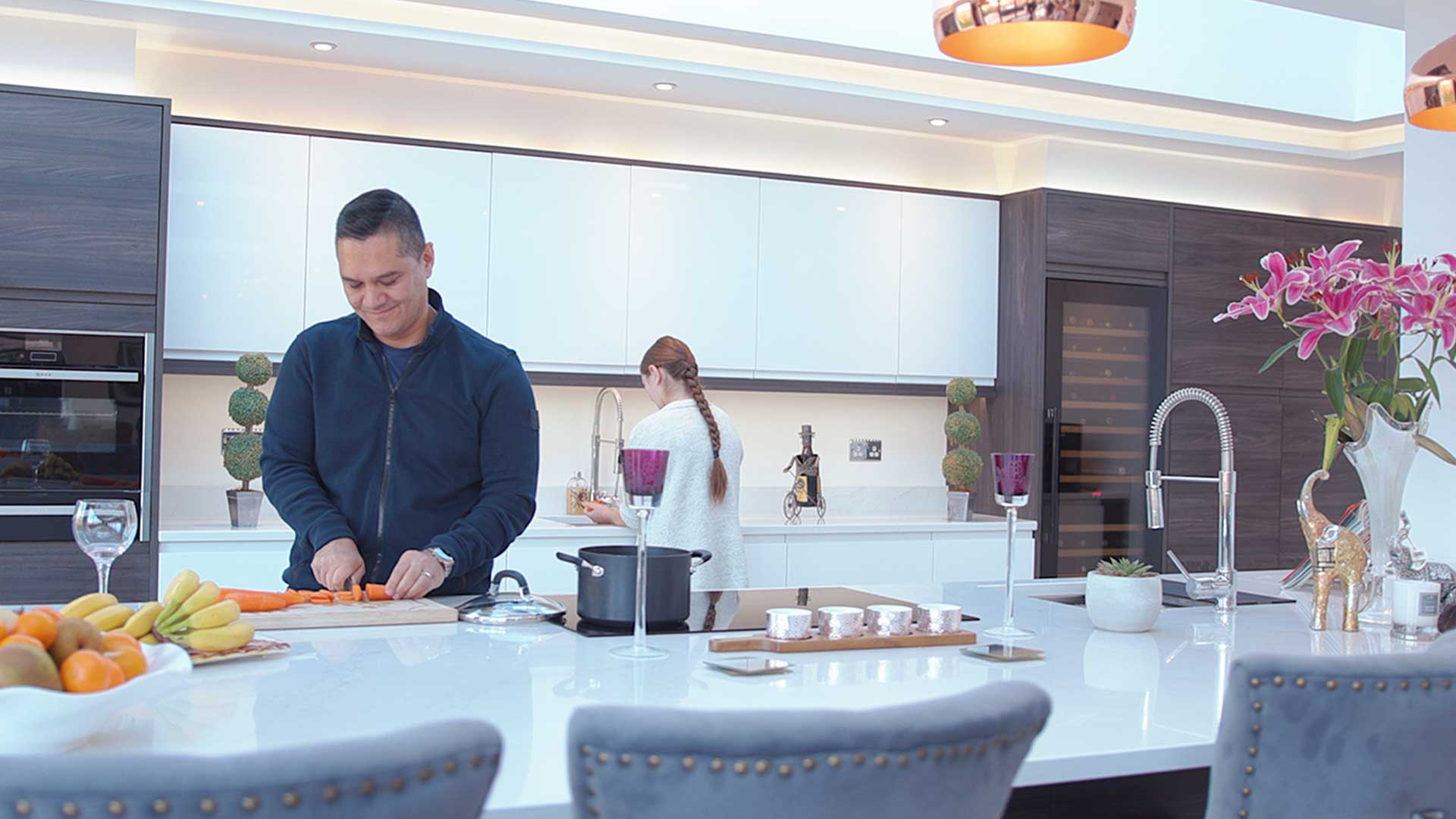 Excel Home Design, Family in Kitchen, Modern Kitchen